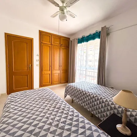 With Heated Pool In Apartament Callao Salvaje
